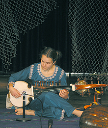 Annette Bauer performing